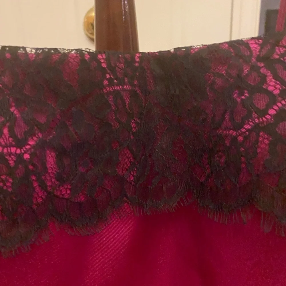 Isaac MIZRAHI NEW YORK FUCHSIA DRESS SIZE MEASUREMENTS PROVIDED